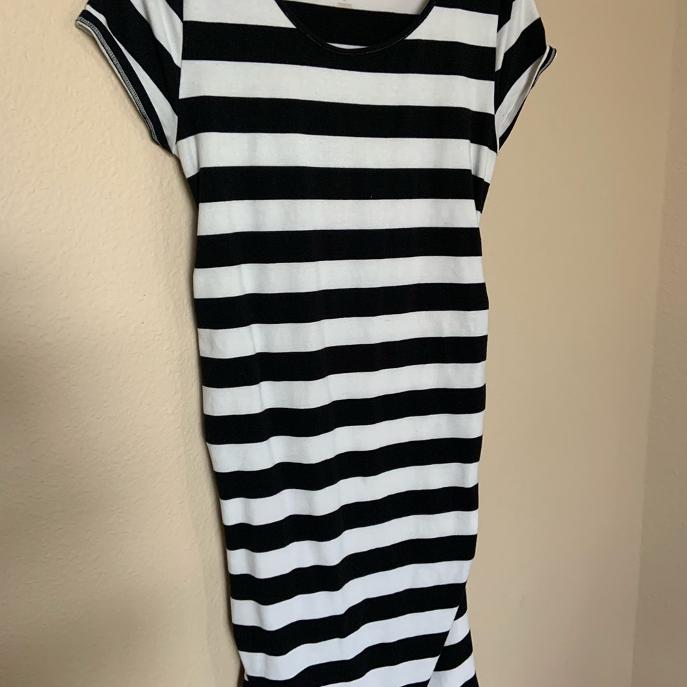 Isabel - Picture 2 of 2